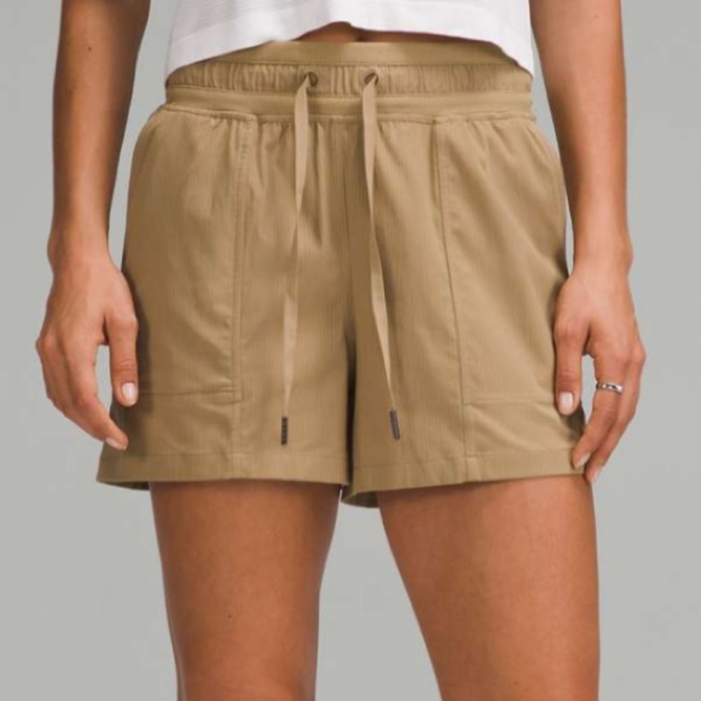 Lululemon Athletica Dance Studio Shorts in Filbert Tan, Size 6